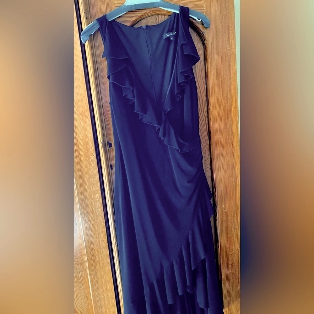 EUC Black Laundry by Shelli Segal Ruffle Dress Sz 10 - Gorgeous!!  👗
